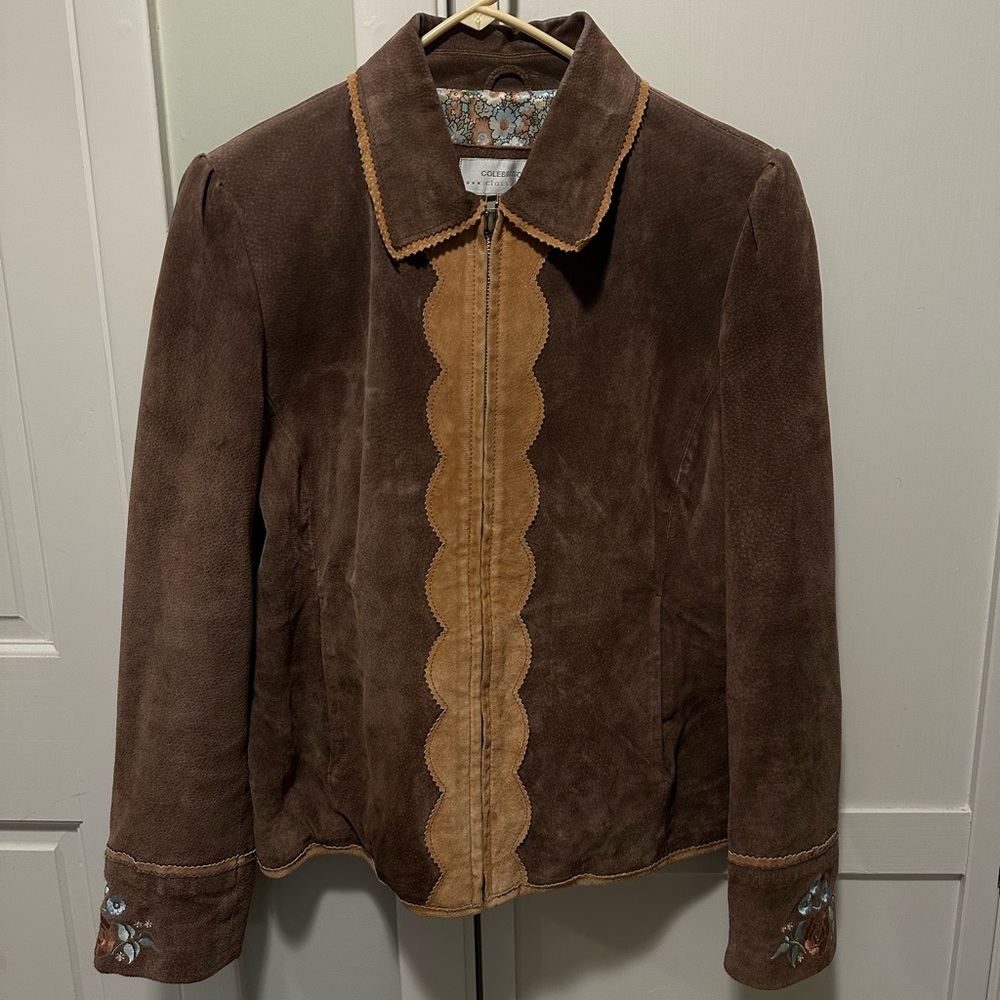 True Vintage 100% suede Colebrook jacket with incredible embroidered details